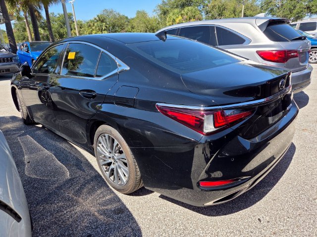 Used 2020 Lexus ES 350 w/ Premium Package FWD image 4