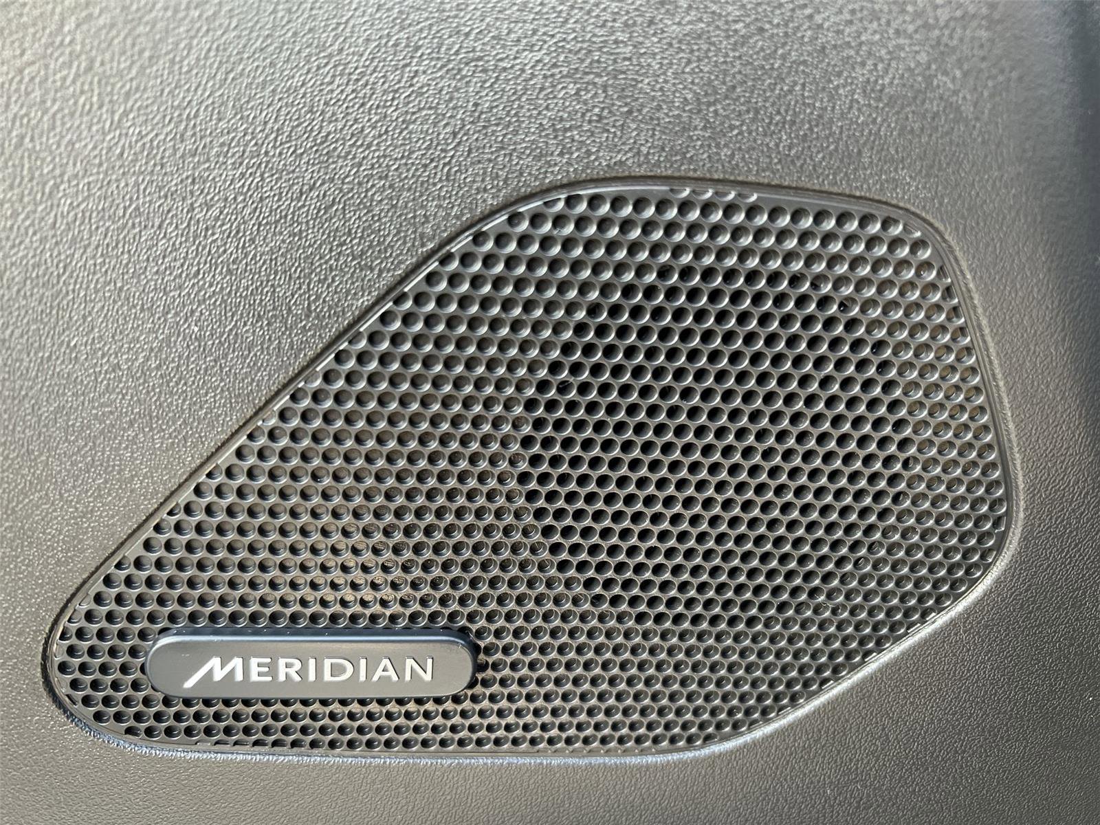 Used 2020 Jaguar F-PACE Prestige image 18