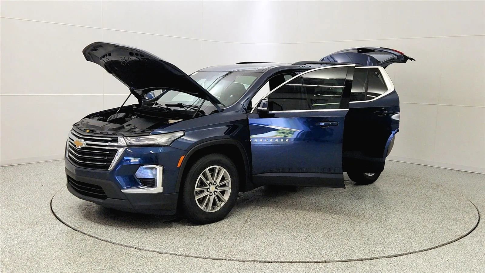 Used 2022 Chevrolet Traverse LT image 10