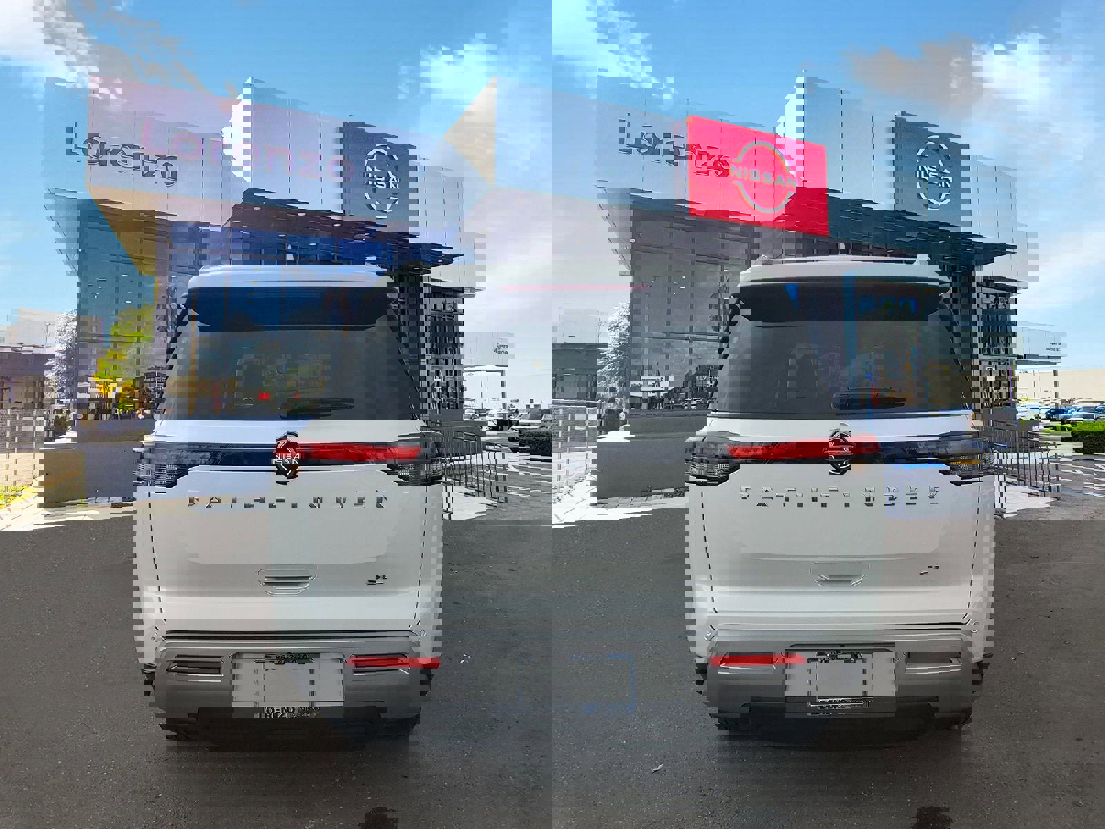 New 2025 Nissan Pathfinder SL image 5