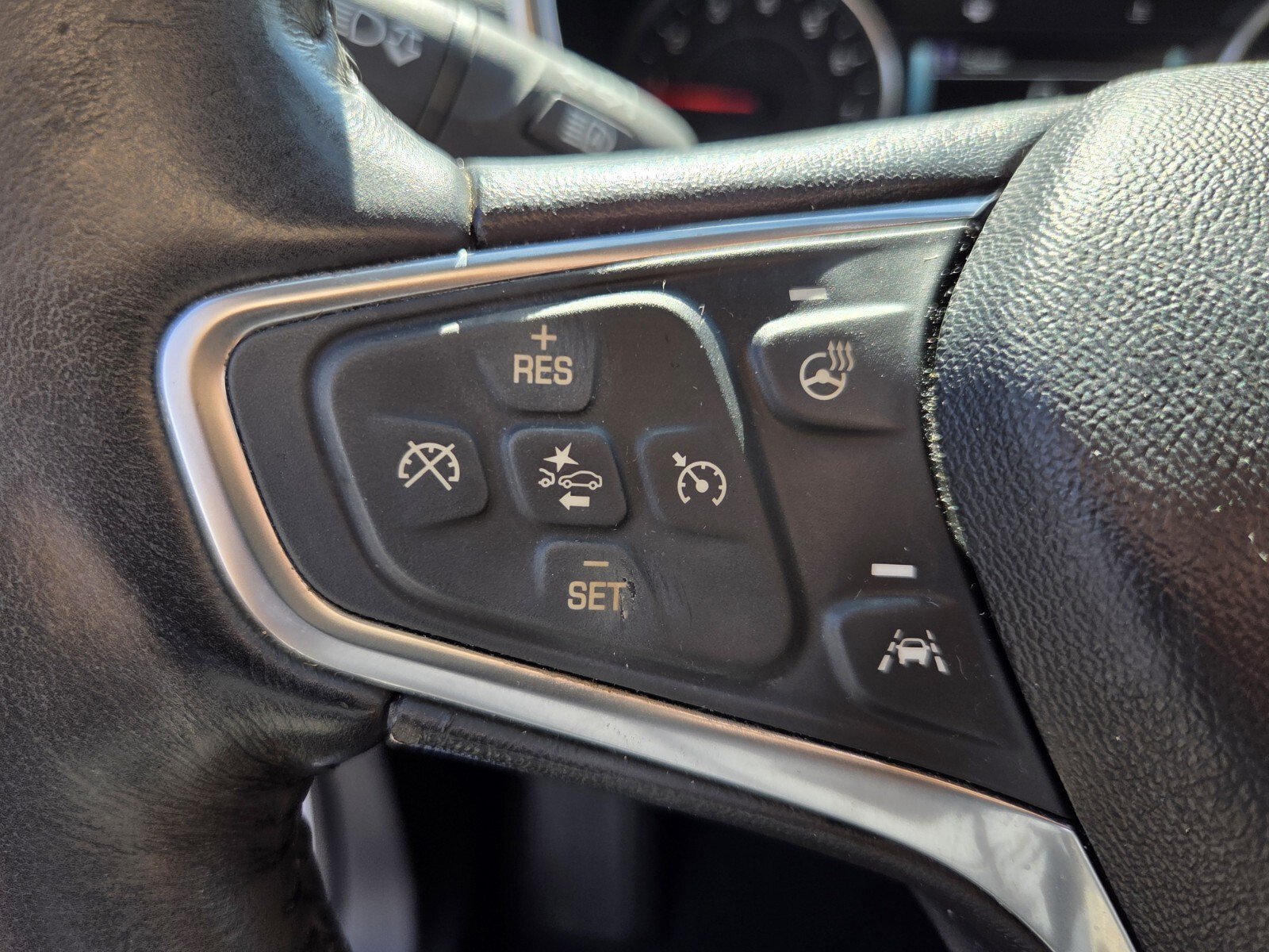 Certified 2018 Chevrolet Equinox Premier FWD image 21