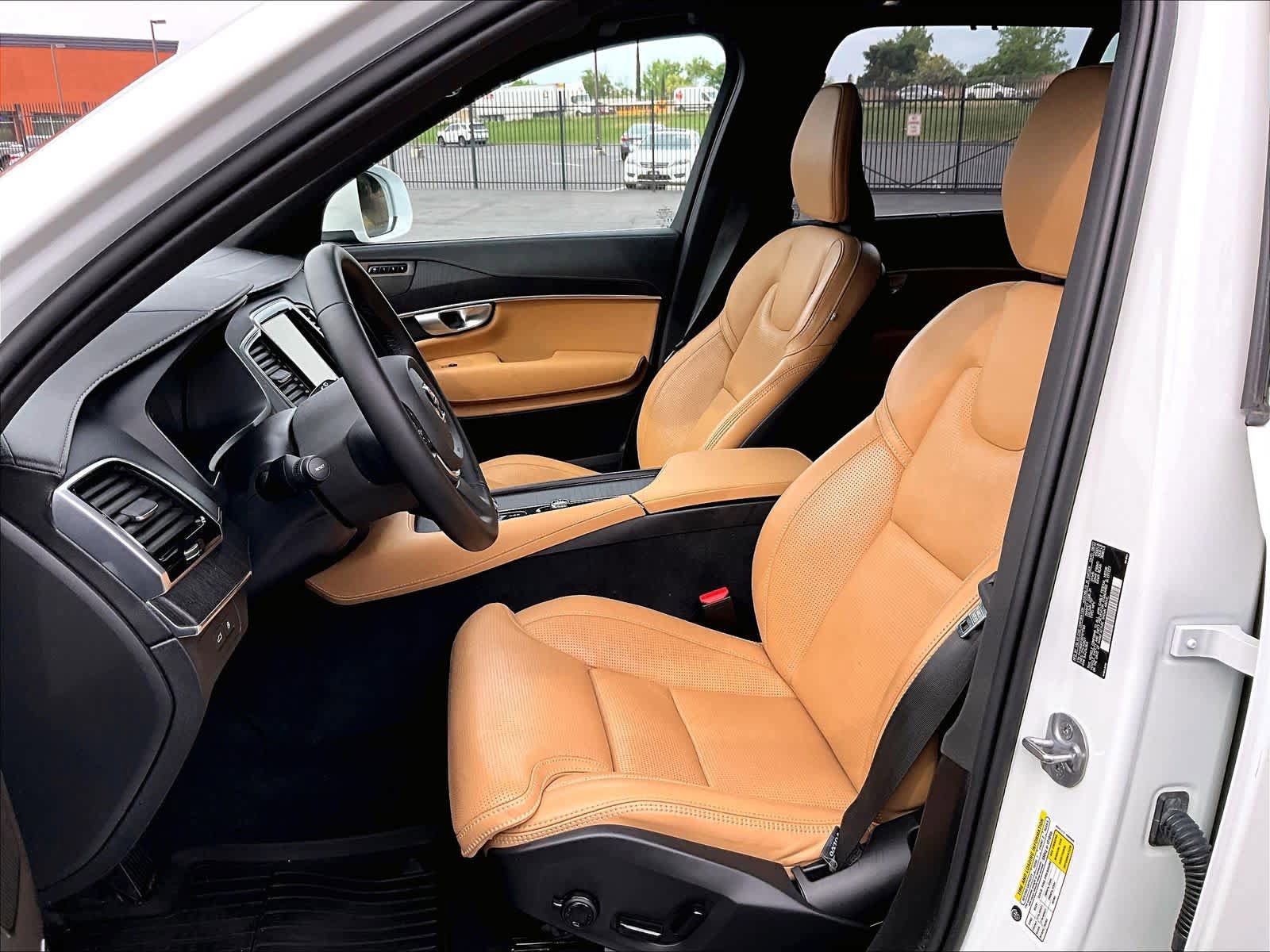 Used 2024 Volvo XC90 T8 Ultimate w/ Protection Package Premier AWD/4WD image 28
