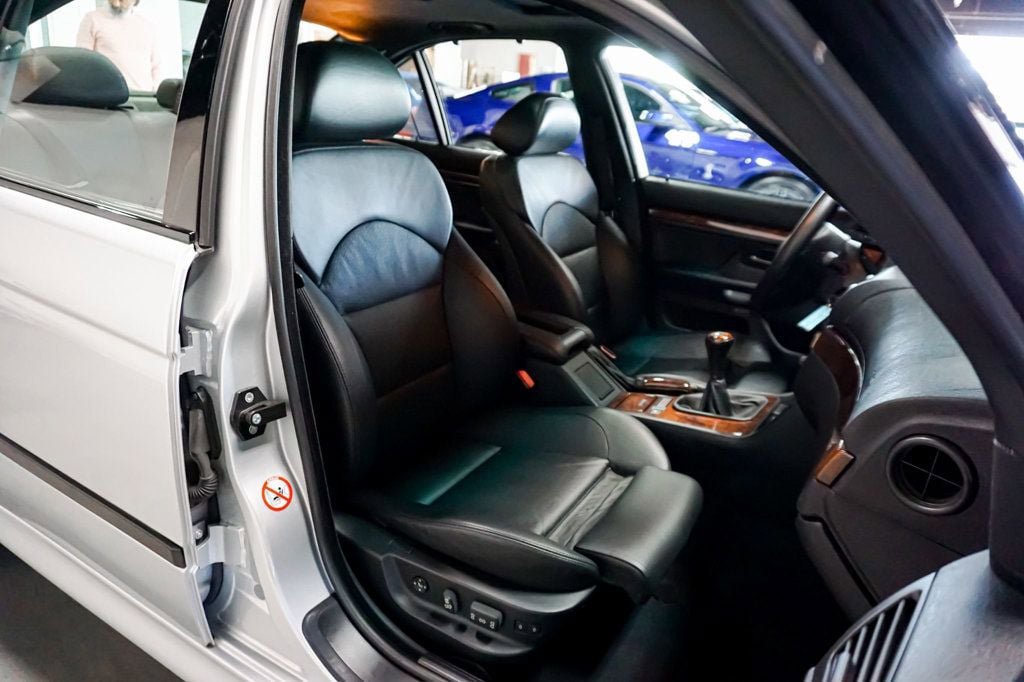 Used 2002 BMW M5 RWD image 32