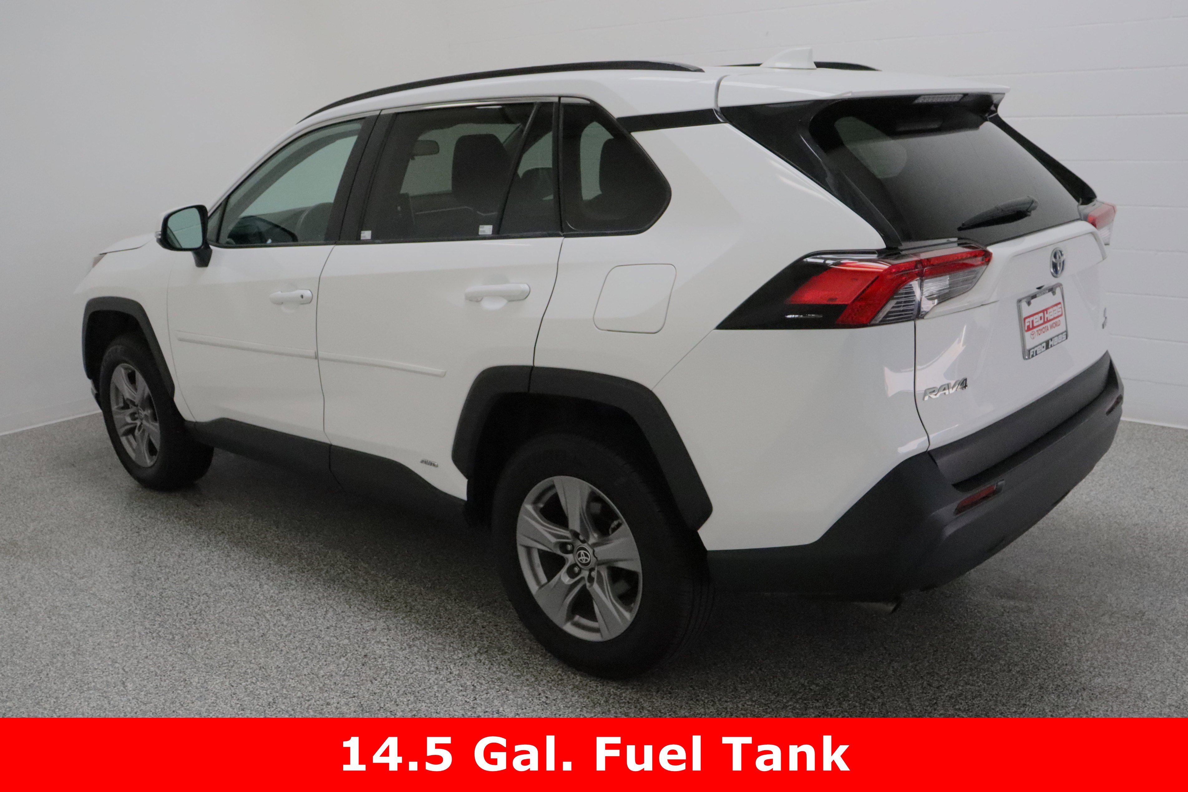 Used 2024 Toyota RAV4 LE AWD/4WD image 9
