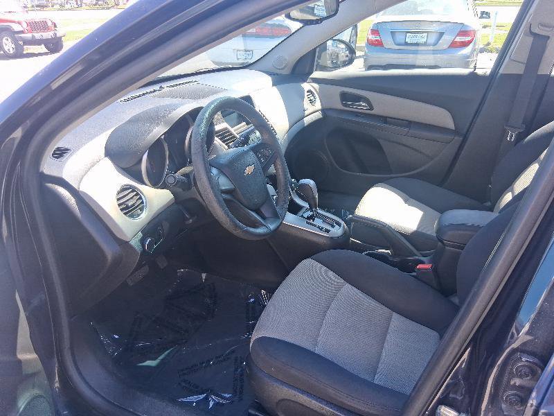 Used 2016 Chevrolet Cruze LS image 13