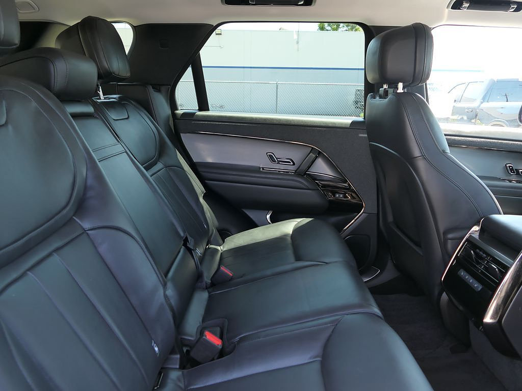 Used 2024 Land Rover Range Rover Sport SE AWD/4WD image 22