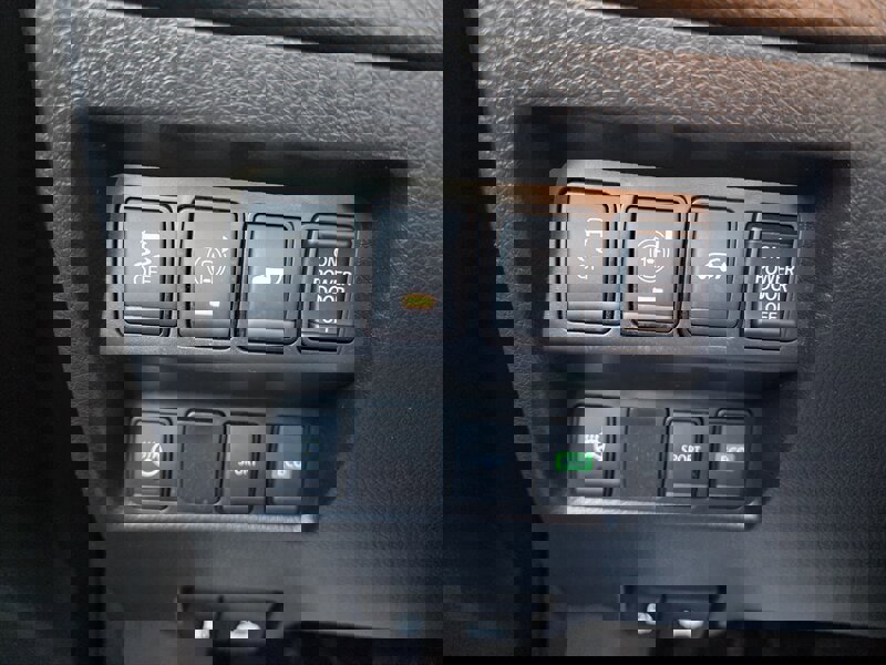 Used 2017 Nissan Rogue SL w/ SL Premium Package image 14