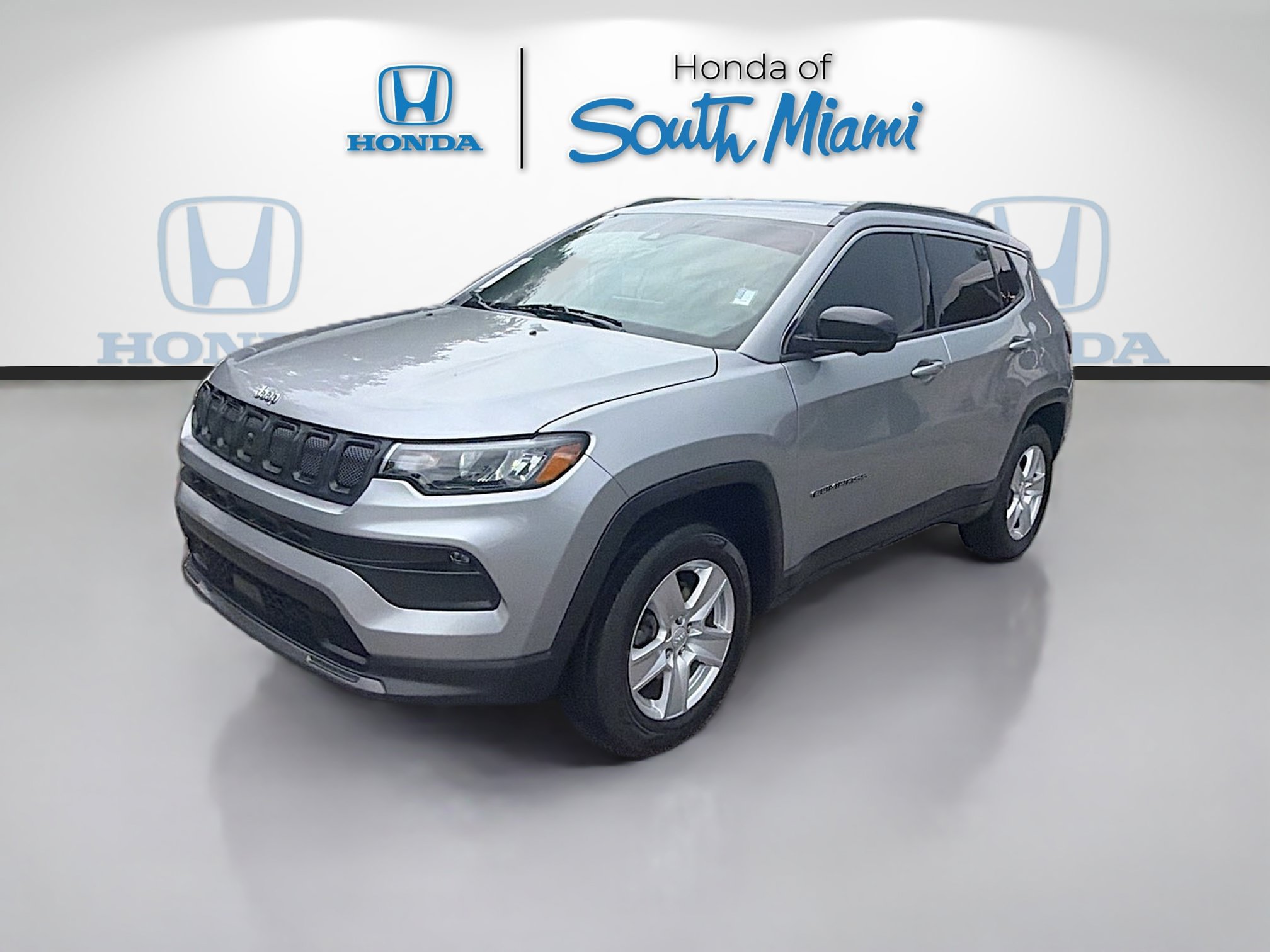 Used 2022 Jeep Compass Latitude w/ Convenience Group AWD/4WD image 3