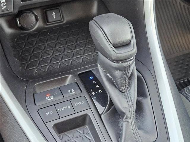 Used 2022 Toyota RAV4 LE FWD image 14