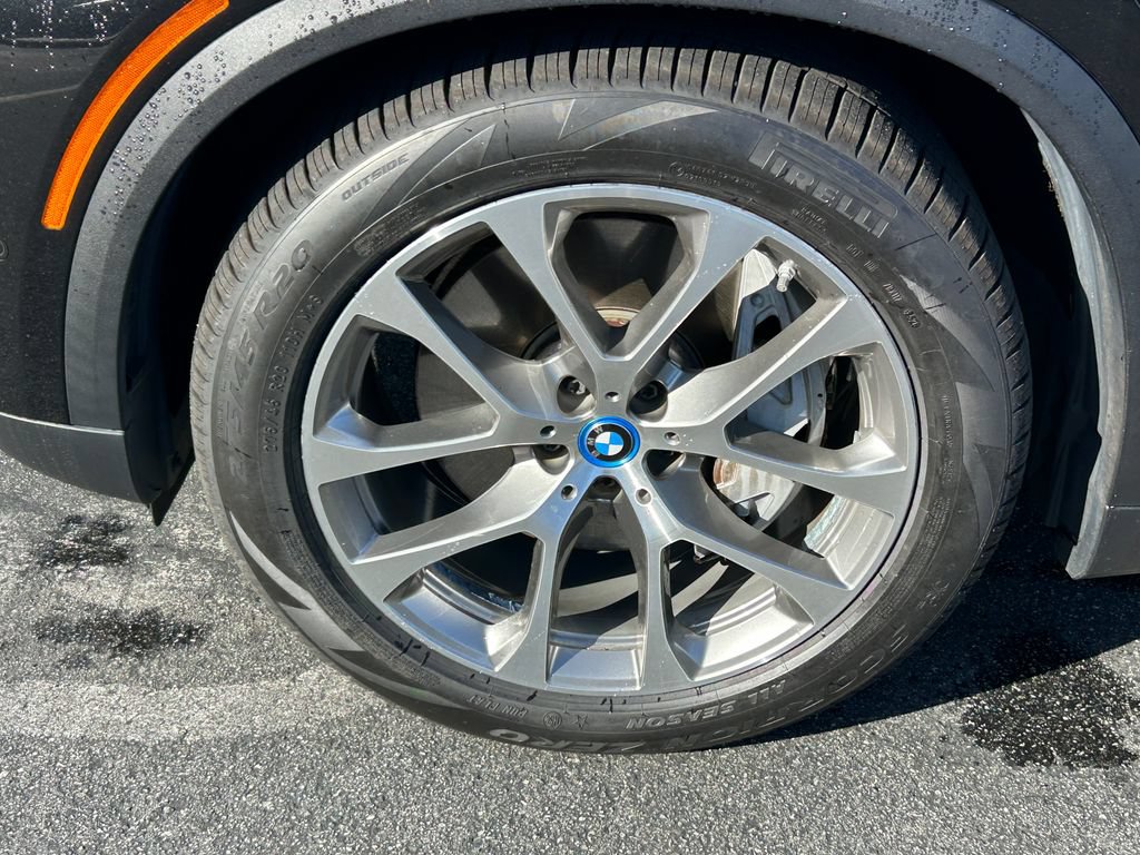 Used 2024 BMW X5 xDrive50e w/ Premium Package AWD/4WD image 9