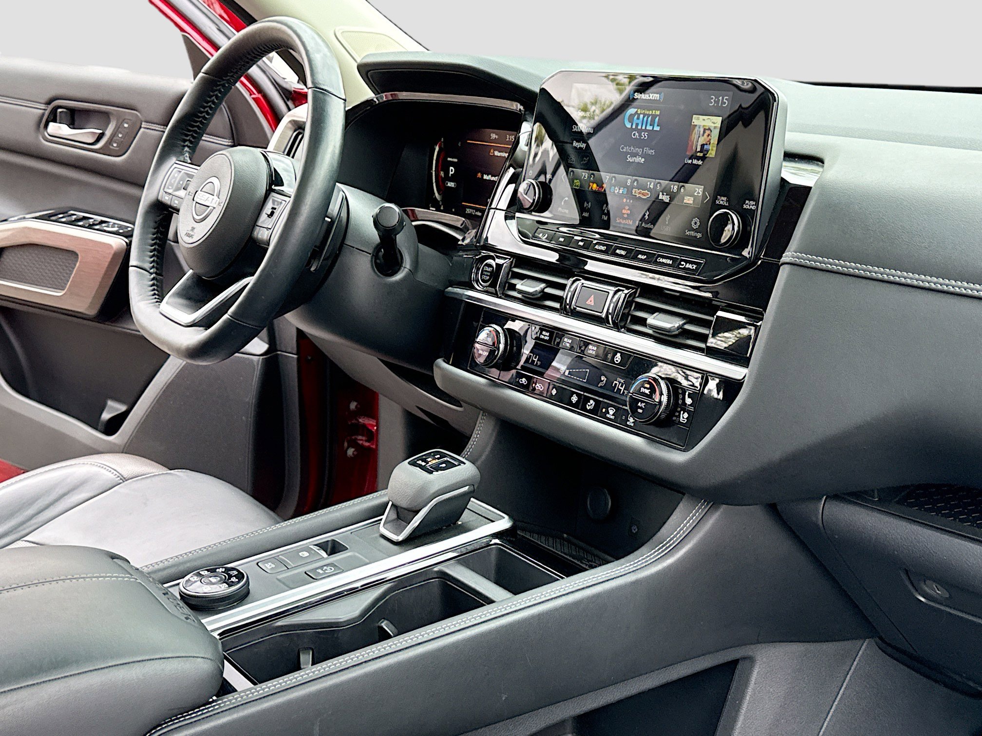 Used 2023 Nissan Pathfinder Platinum AWD/4WD image 5