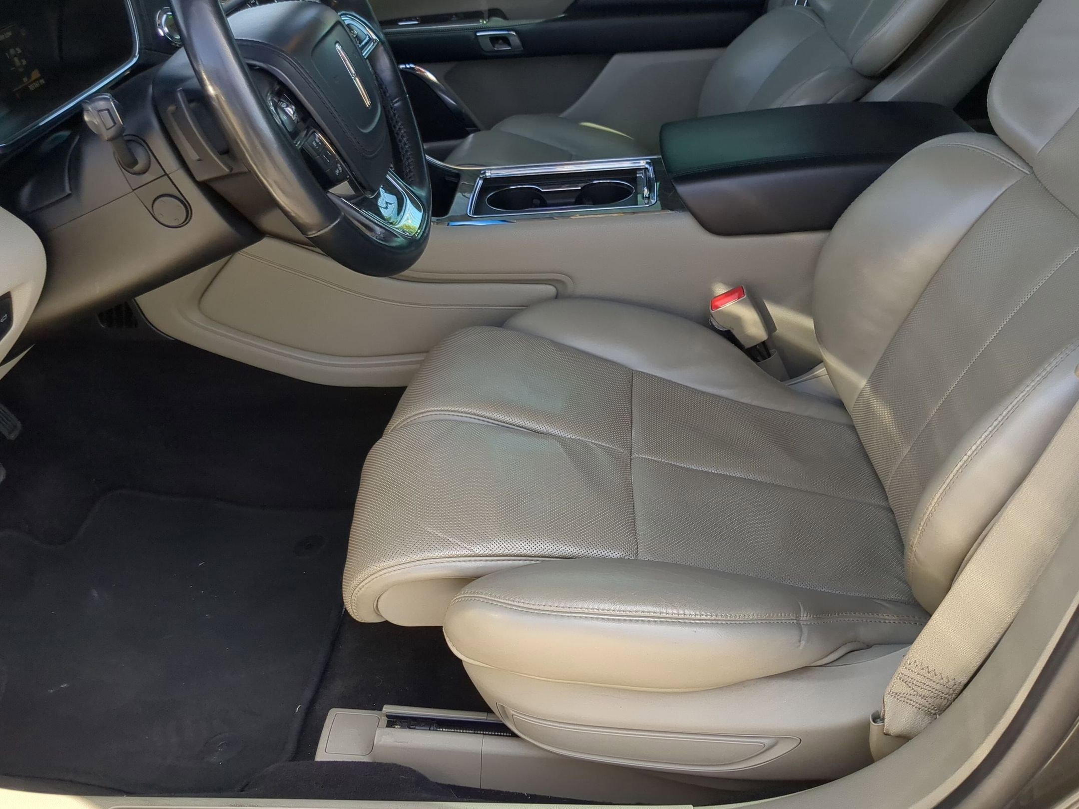 Used 2018 Lincoln Continental Reserve image 11