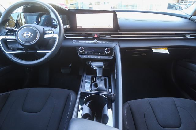 Certified 2025 Hyundai Elantra SEL image 13