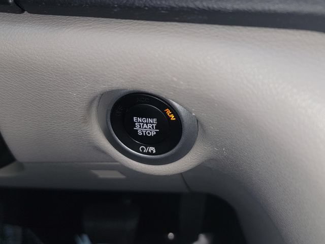 Certified 2024 Chrysler Pacifica Touring-L FWD image 17