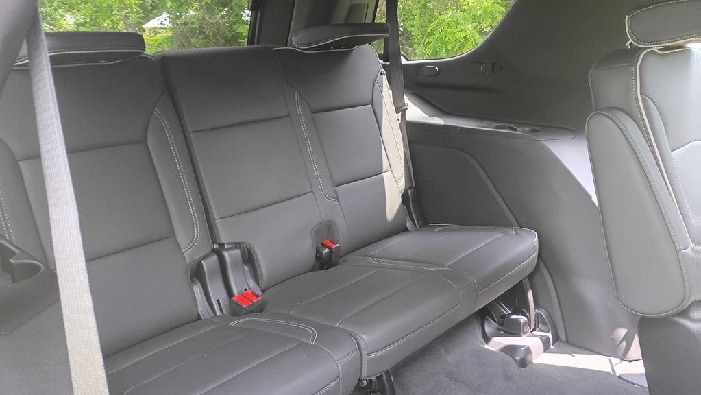 Used 2025 Chevrolet Tahoe Premier AWD/4WD image 17