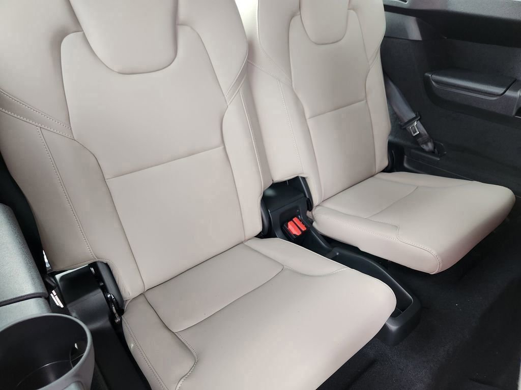 New 2026 Volvo XC90 B6 Plus w/ Protection Package Premier image 23
