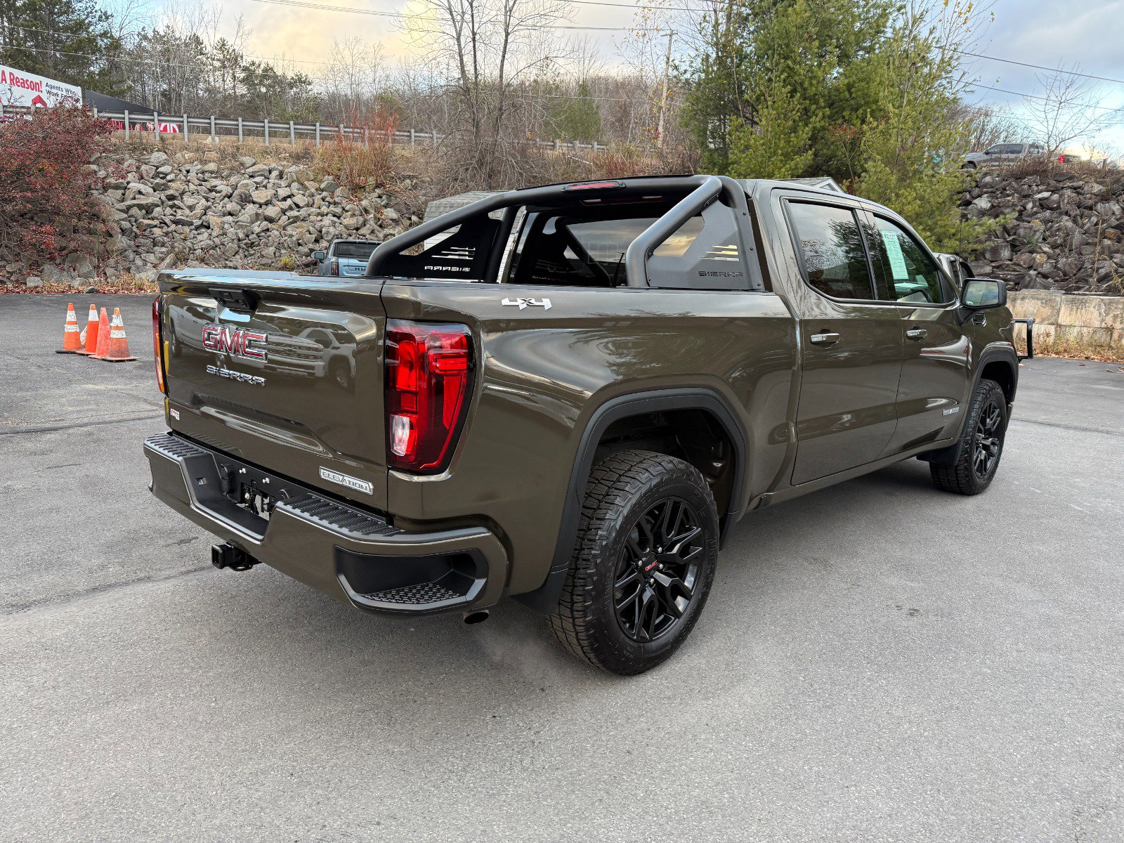 Used 2024 GMC Sierra 1500 Elevation image 5