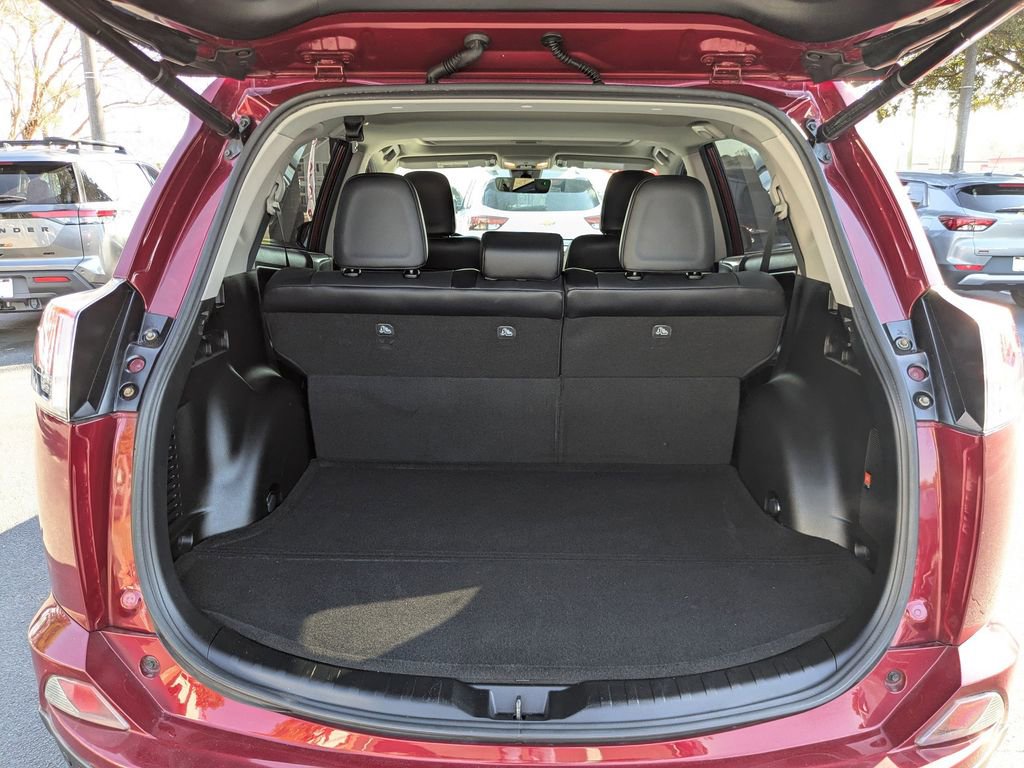 Used 2018 Toyota RAV4 Limited image 11