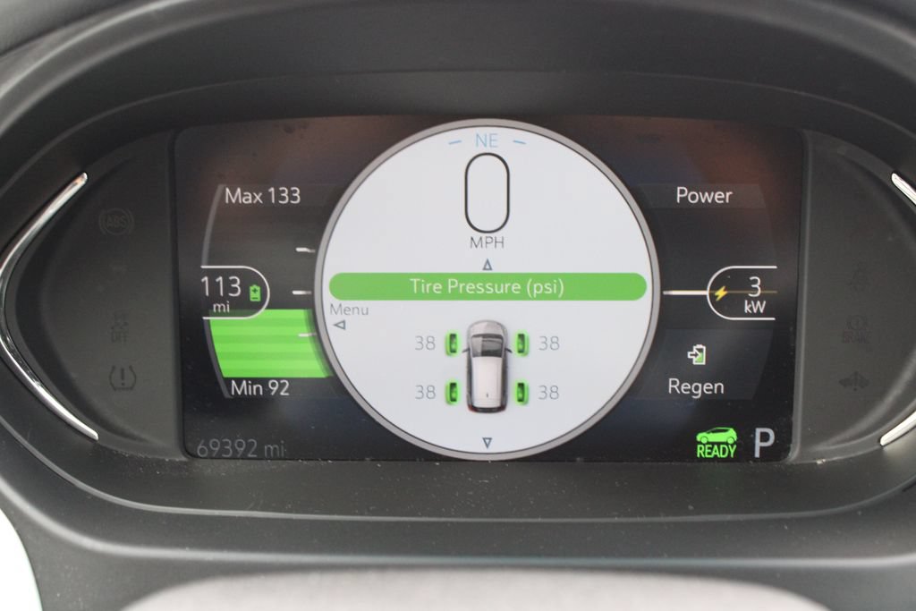 Used 2021 Chevrolet Bolt Premier w/ Infotainment Package FWD image 16