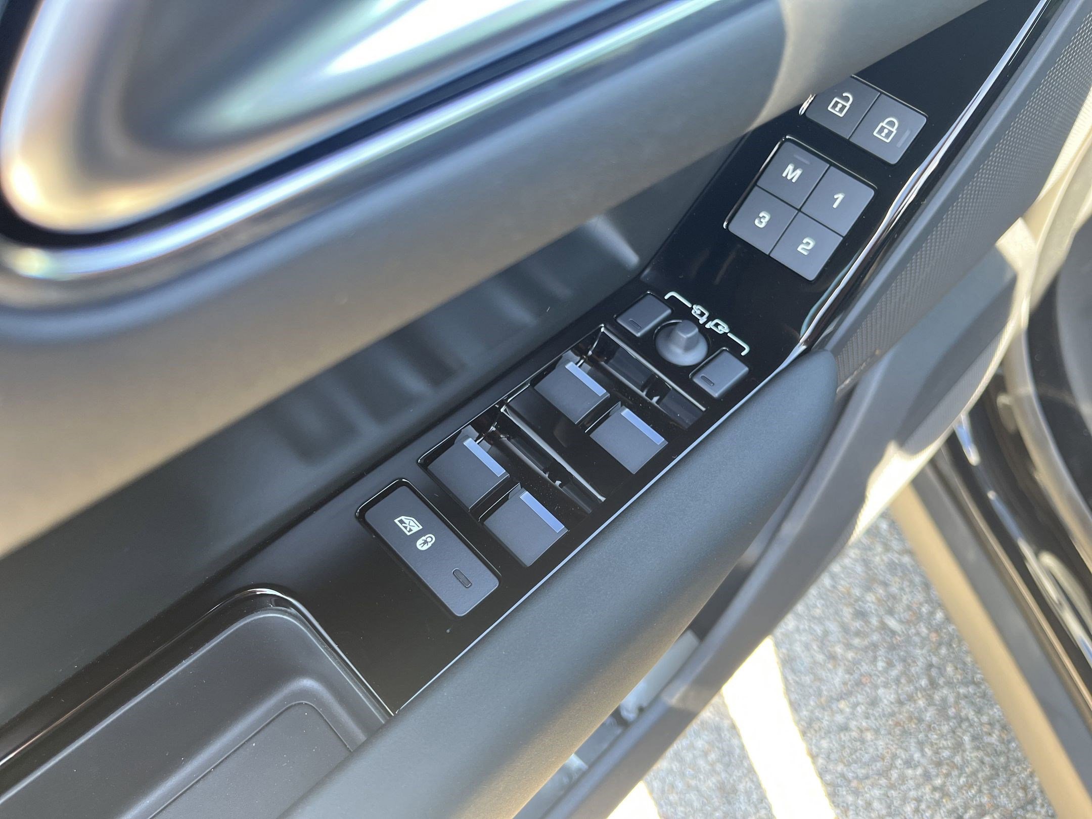 New 2026 Land Rover Range Rover Velar S image 11