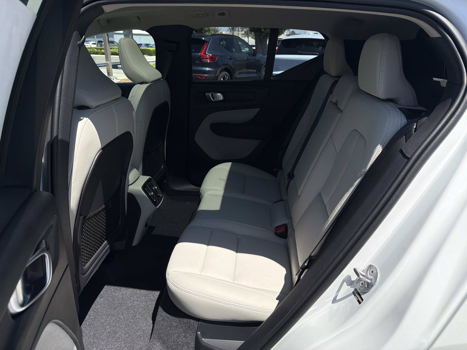 New 2026 Volvo XC40 B5 Plus w/ Protection Package Premier AWD/4WD image 17