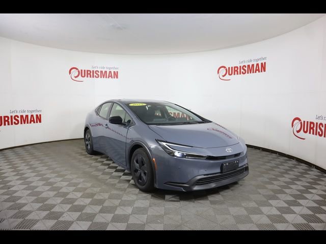 Used 2025 Toyota Prius LE image 16
