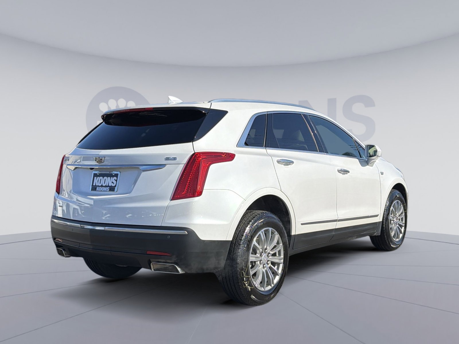 Used 2017 Cadillac XT5 Luxury w/ Driver Awareness Package image 7
