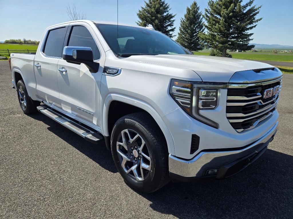 Used 2024 GMC Sierra 1500 SLT image 3