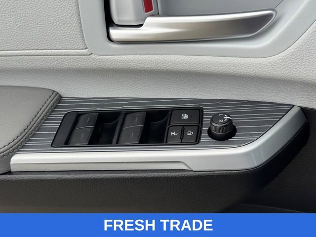 Used 2025 Toyota Sienna XLE image 33