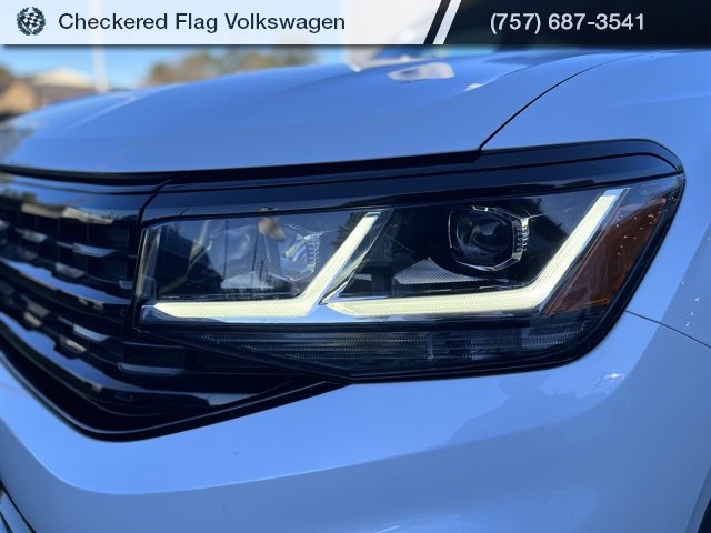 Used 2023 Volkswagen Atlas Cross Sport SEL R-Line image 12