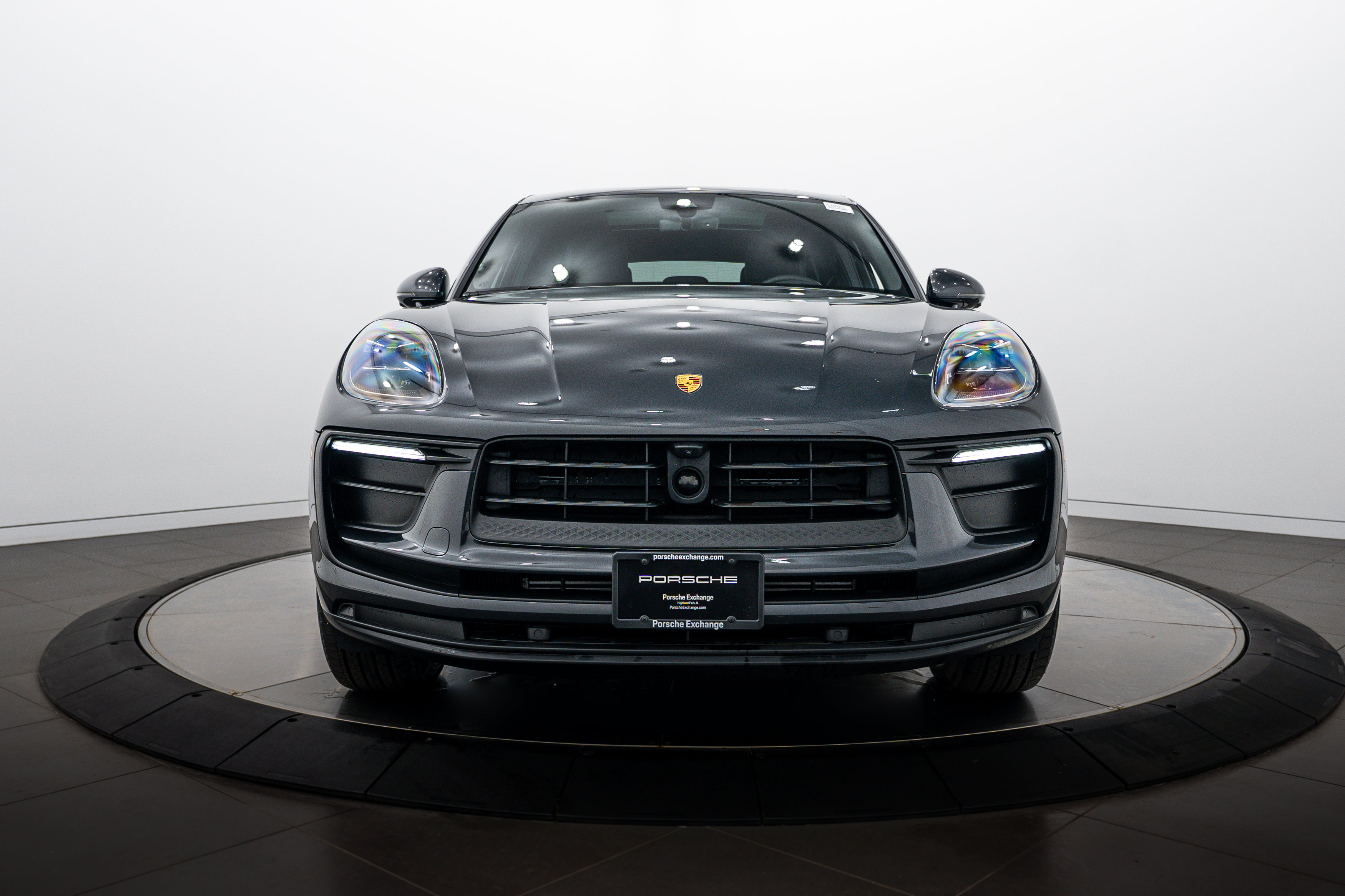 Certified 2026 Porsche Macan AWD/4WD image 10