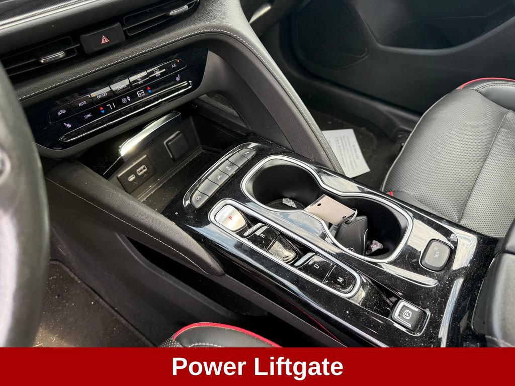 Used 2023 Buick Envision Essence w/ Sport Touring Package FWD image 18