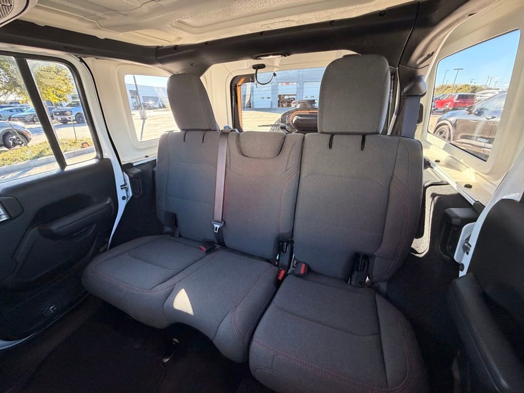 Used 2024 Jeep Wrangler Unlimited Rubicon w/ Technology Group image 25