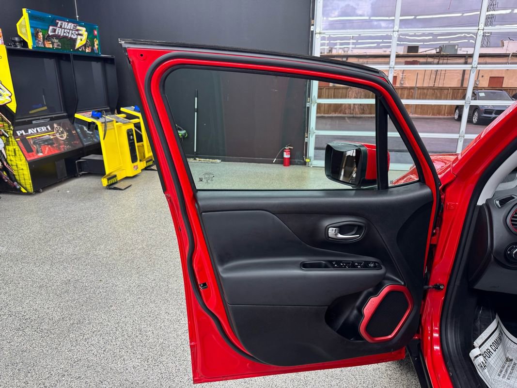 Used 2022 Jeep Renegade Latitude w/ Convenience Group AWD/4WD image 9