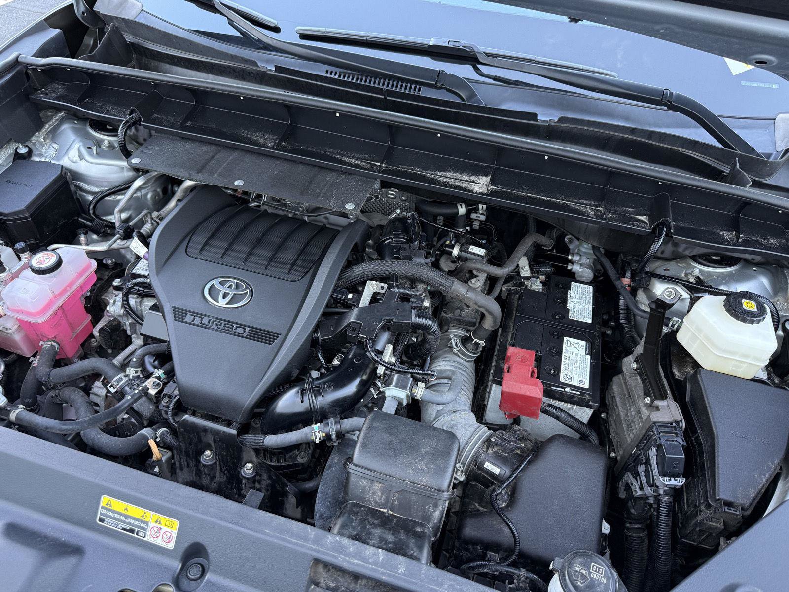 Used 2023 Toyota Highlander LE FWD image 31