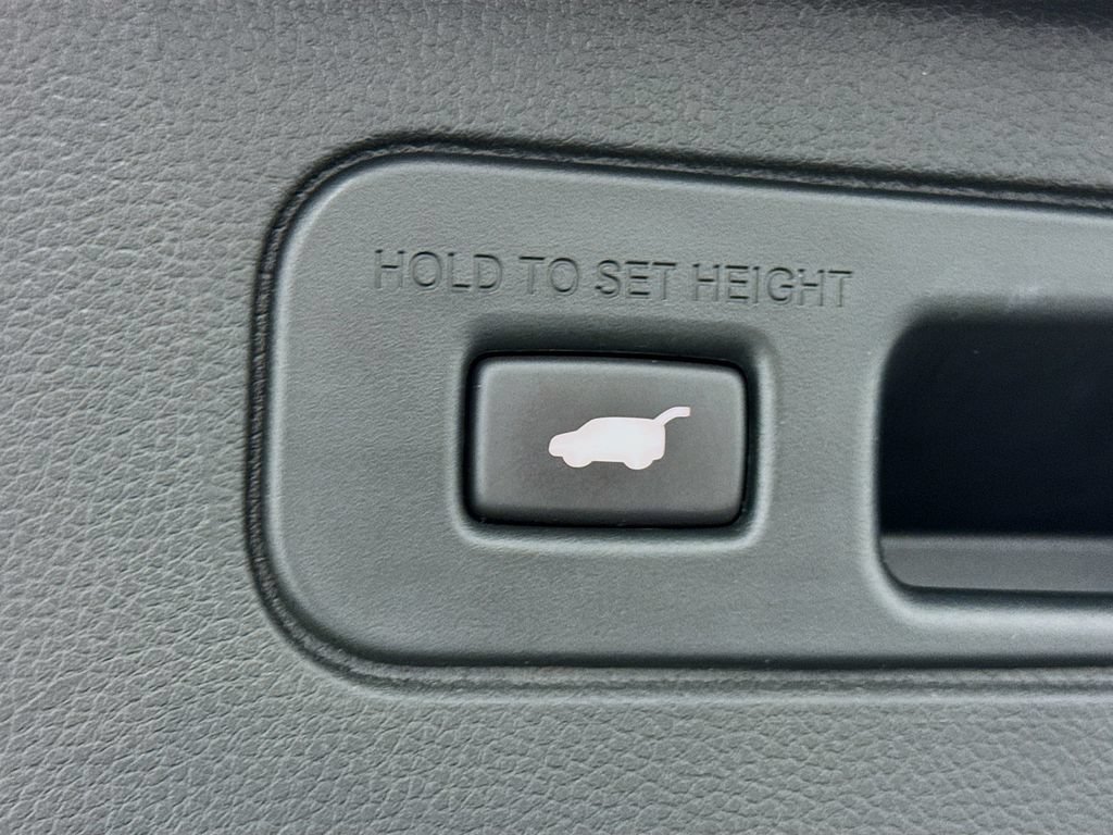 Used 2023 Honda Pilot Touring image 32