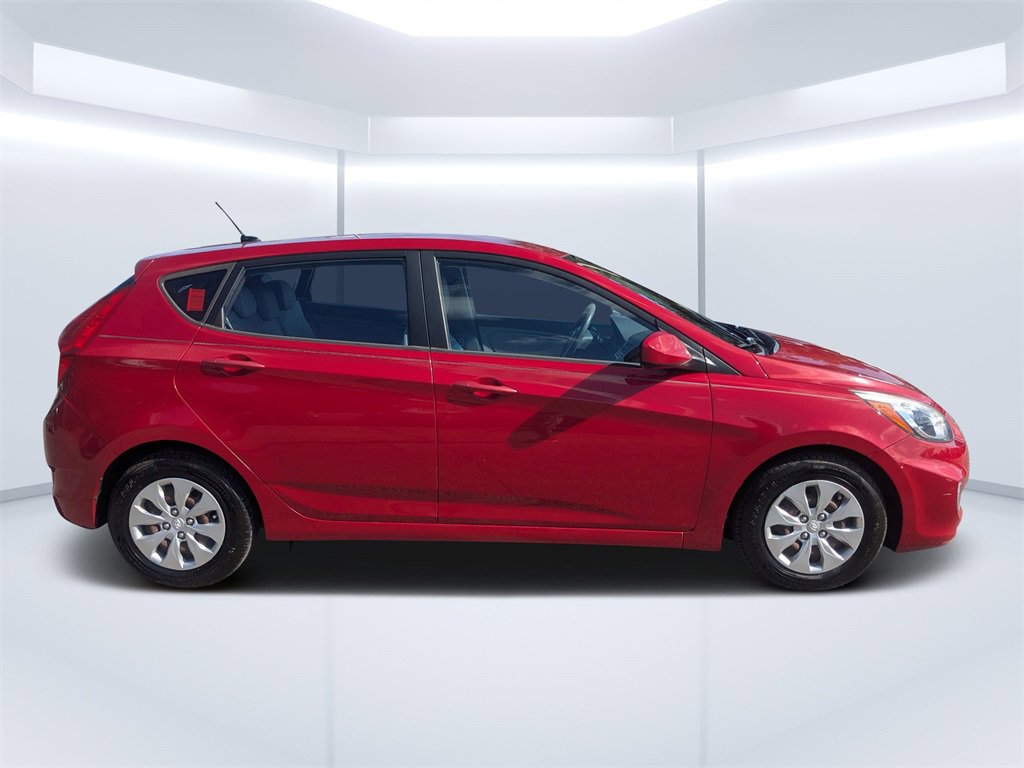Used 2016 Hyundai Accent SE image 3