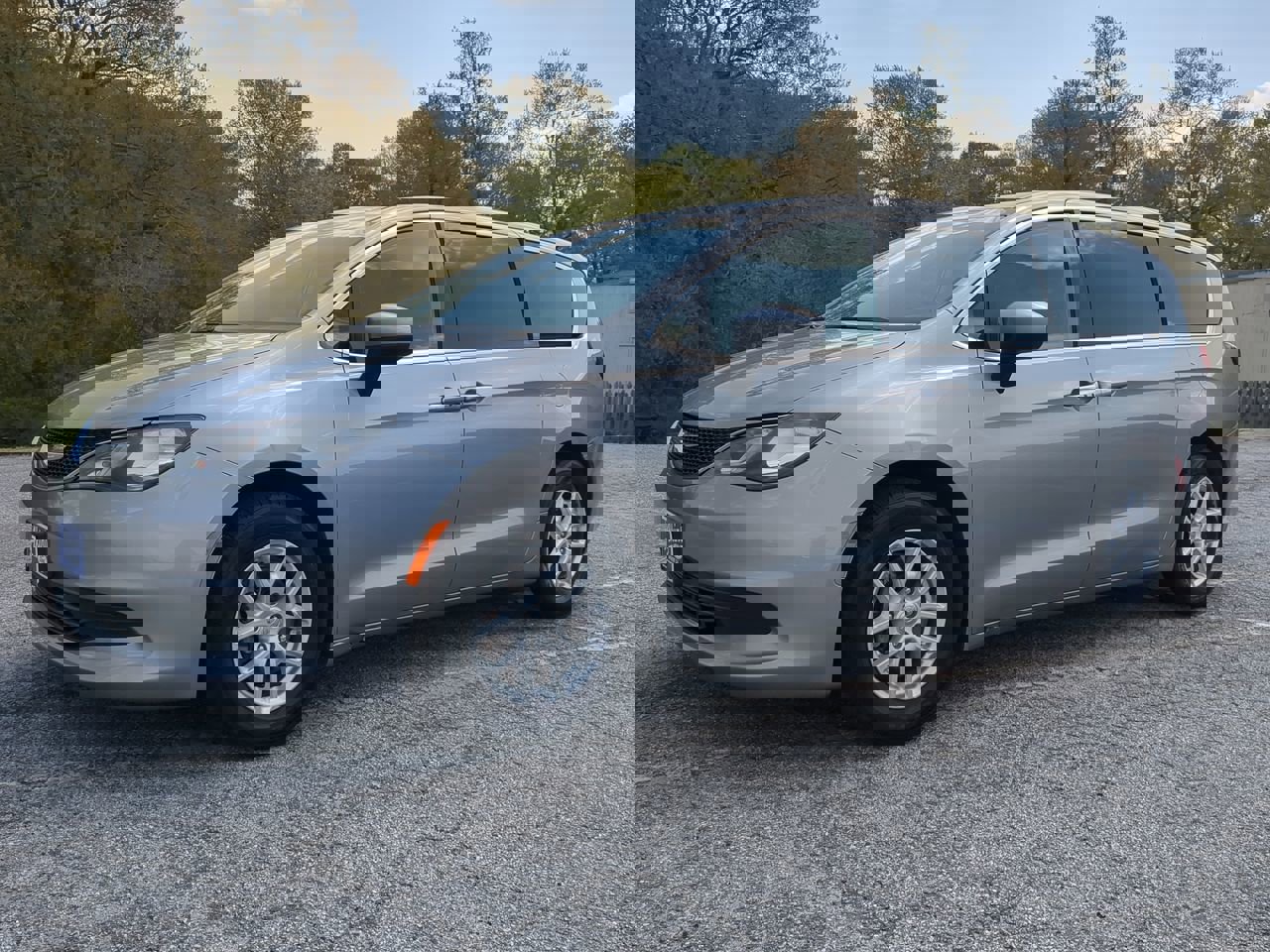 Certified 2020 Chrysler Voyager LX image 6