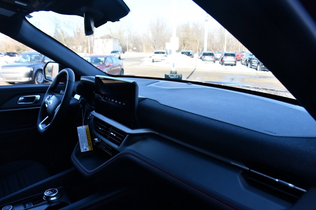 New 2026 Ford Explorer ST-Line w/ ST-Line Street Pack image 15