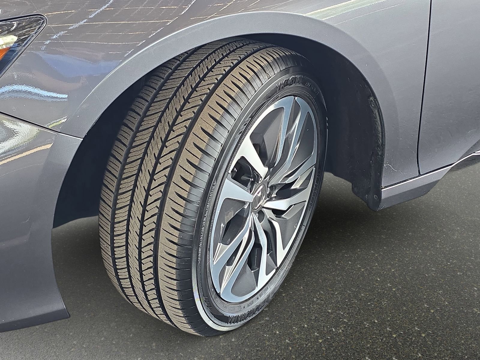 Used 2018 Honda Accord Touring image 32