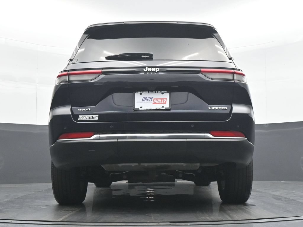 Used 2023 Jeep Grand Cherokee Limited AWD/4WD image 29
