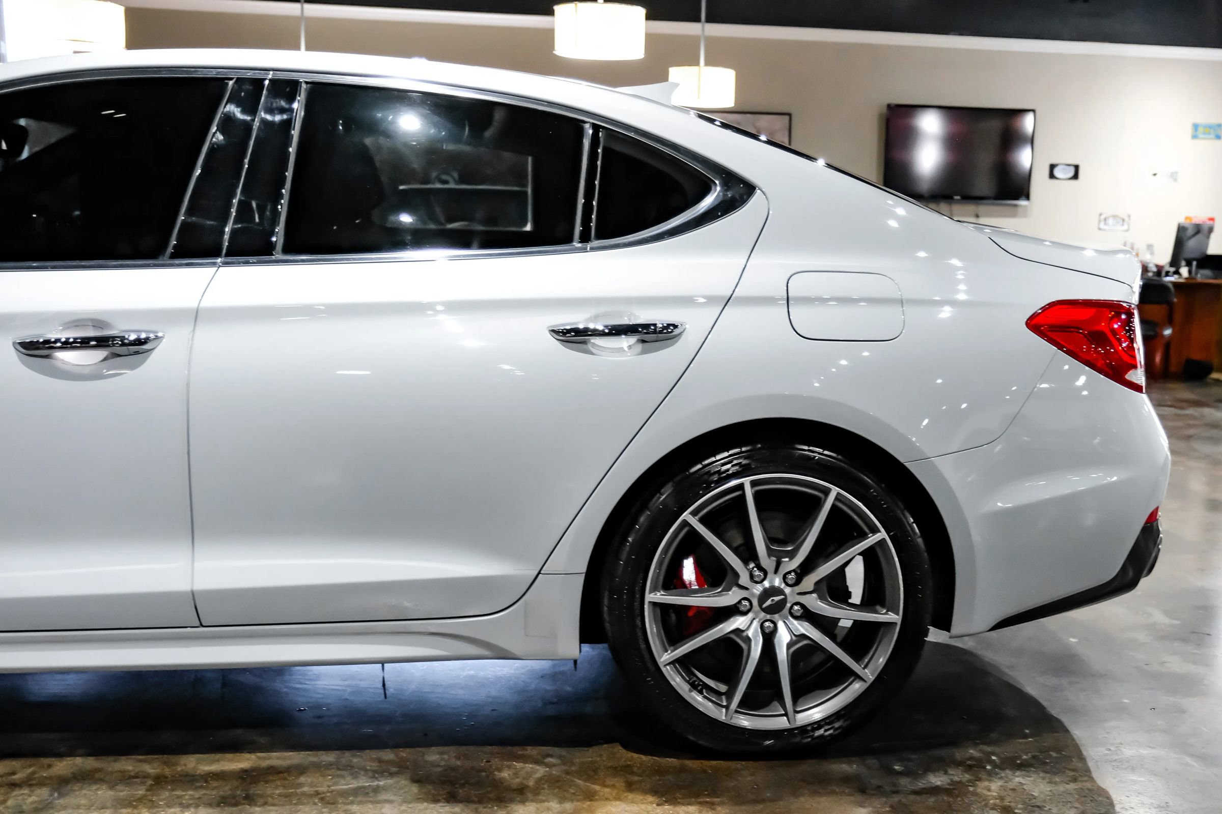 Used 2020 Genesis G70 3.3T w/ Elite Package RWD image 13