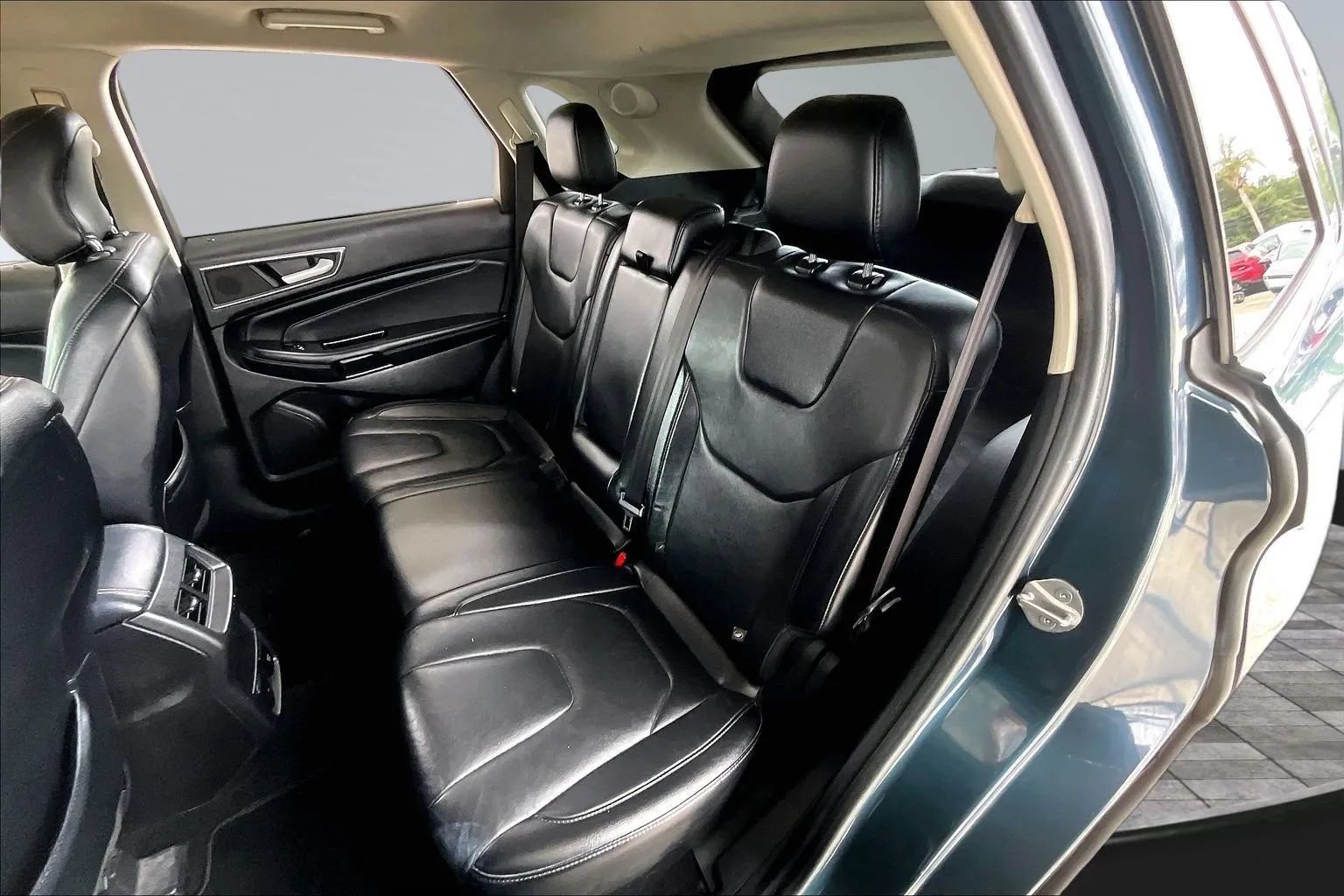 Used 2016 Ford Edge Titanium w/ Technology Package FWD image 19