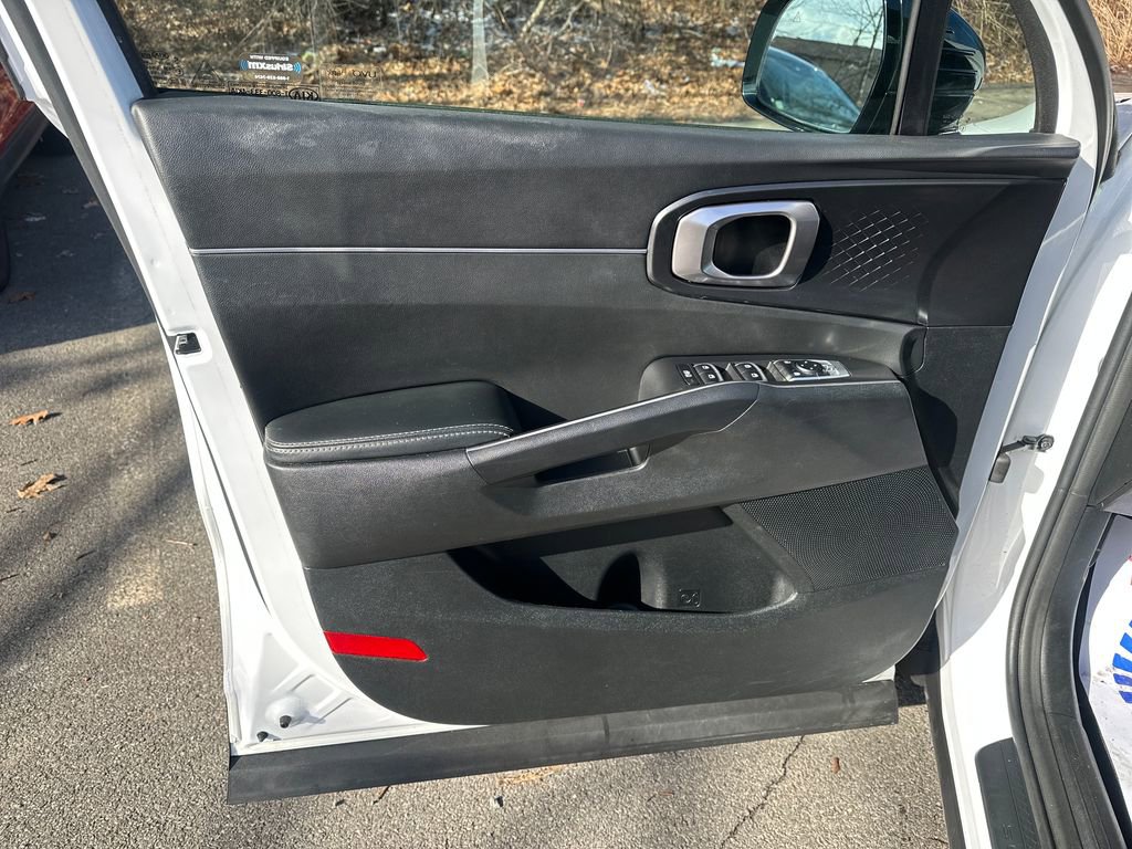 Used 2021 Kia Sorento S image 5