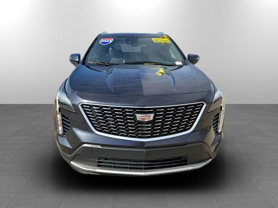 Used 2023 Cadillac XT4 Premium Luxury image 3