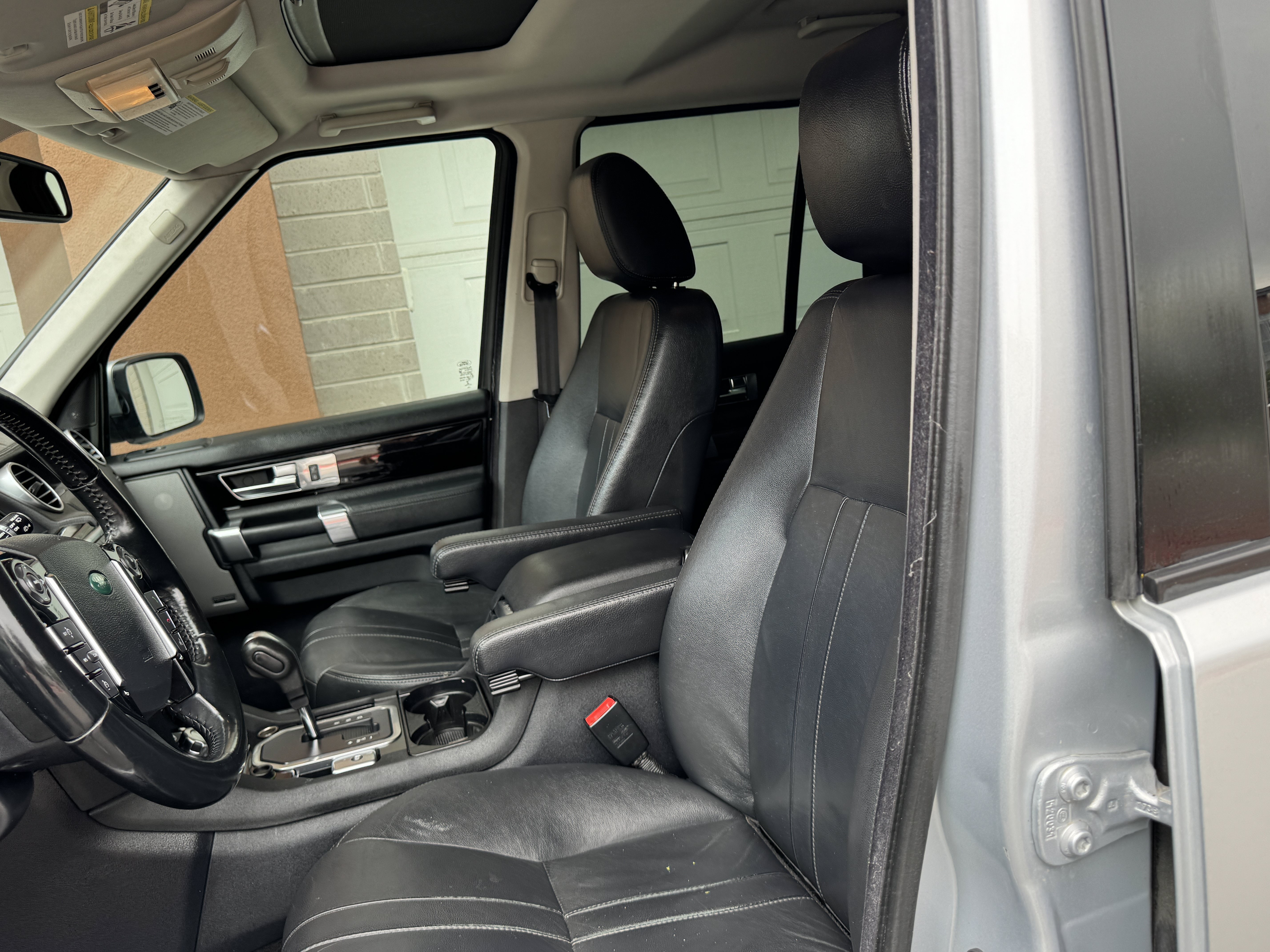 Used 2013 Land Rover LR4 AWD/4WD image 16
