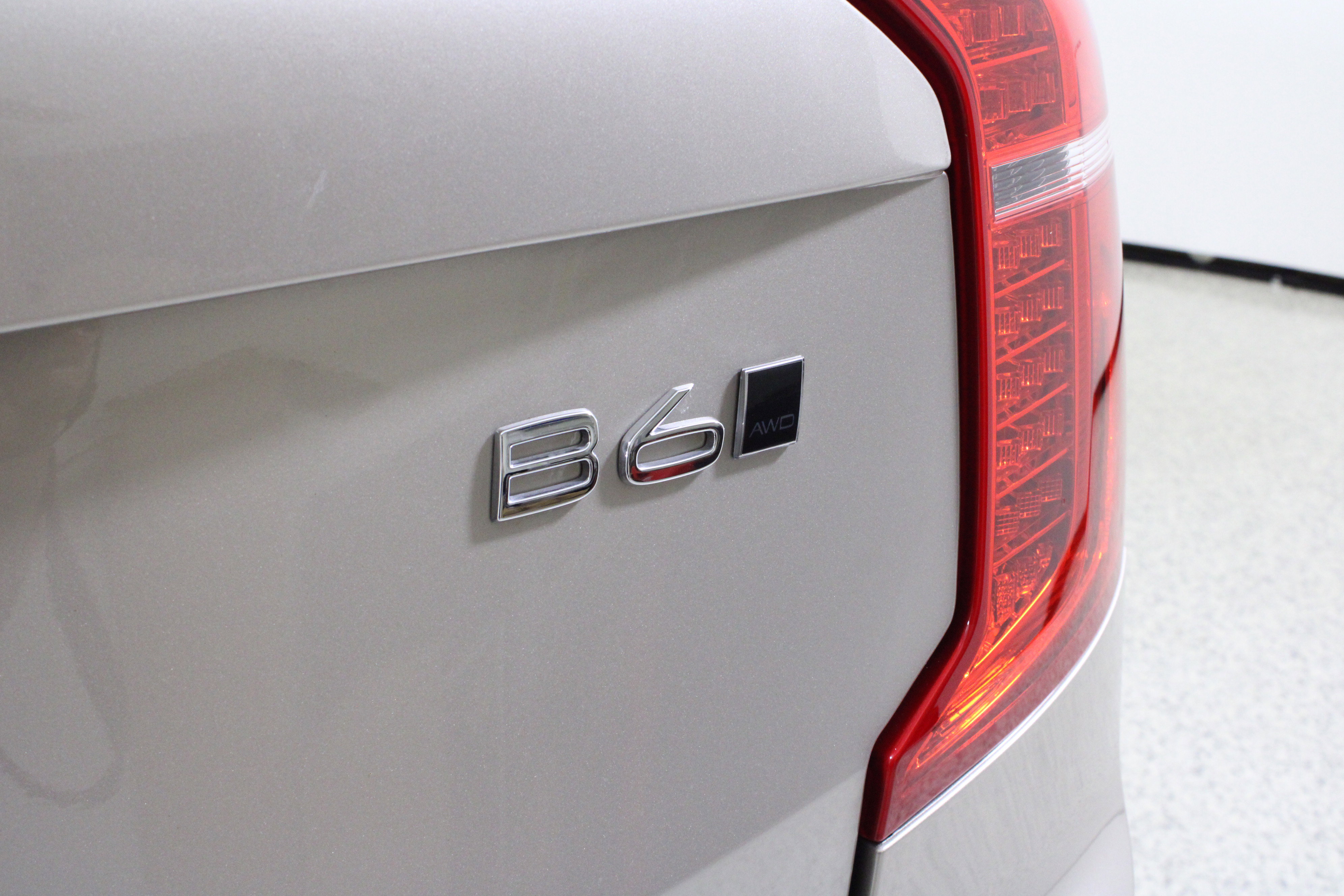 Used 2025 Volvo XC90 B6 Ultra w/ Protection Package Premier image 10