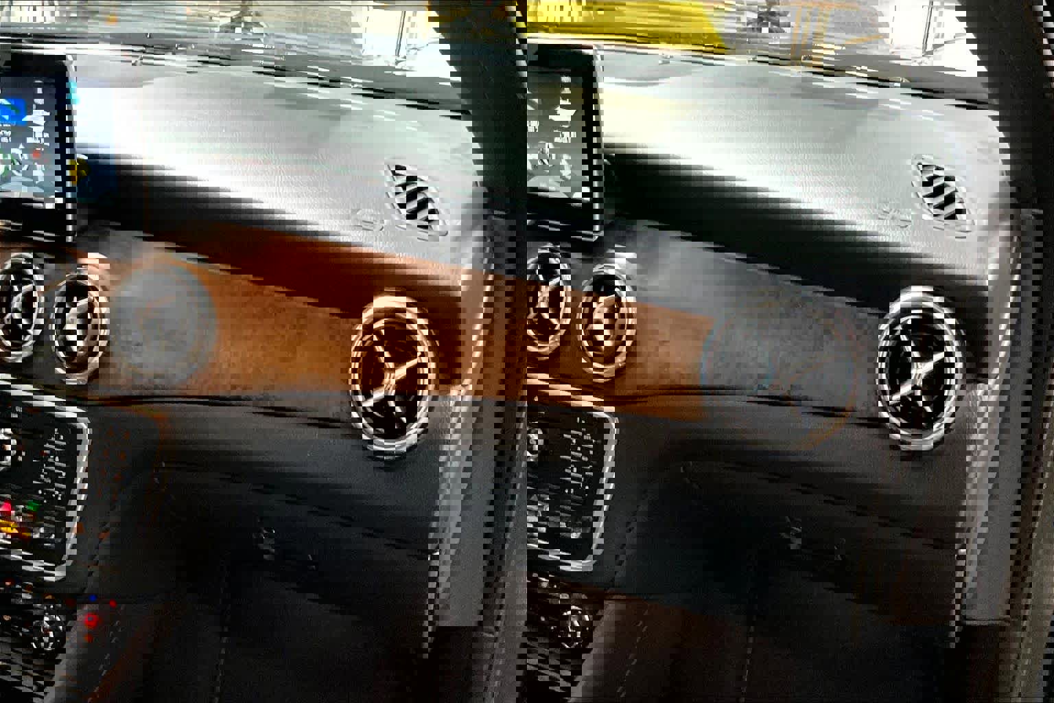 Used 2016 Mercedes-Benz GLA 250 4MATIC image 18