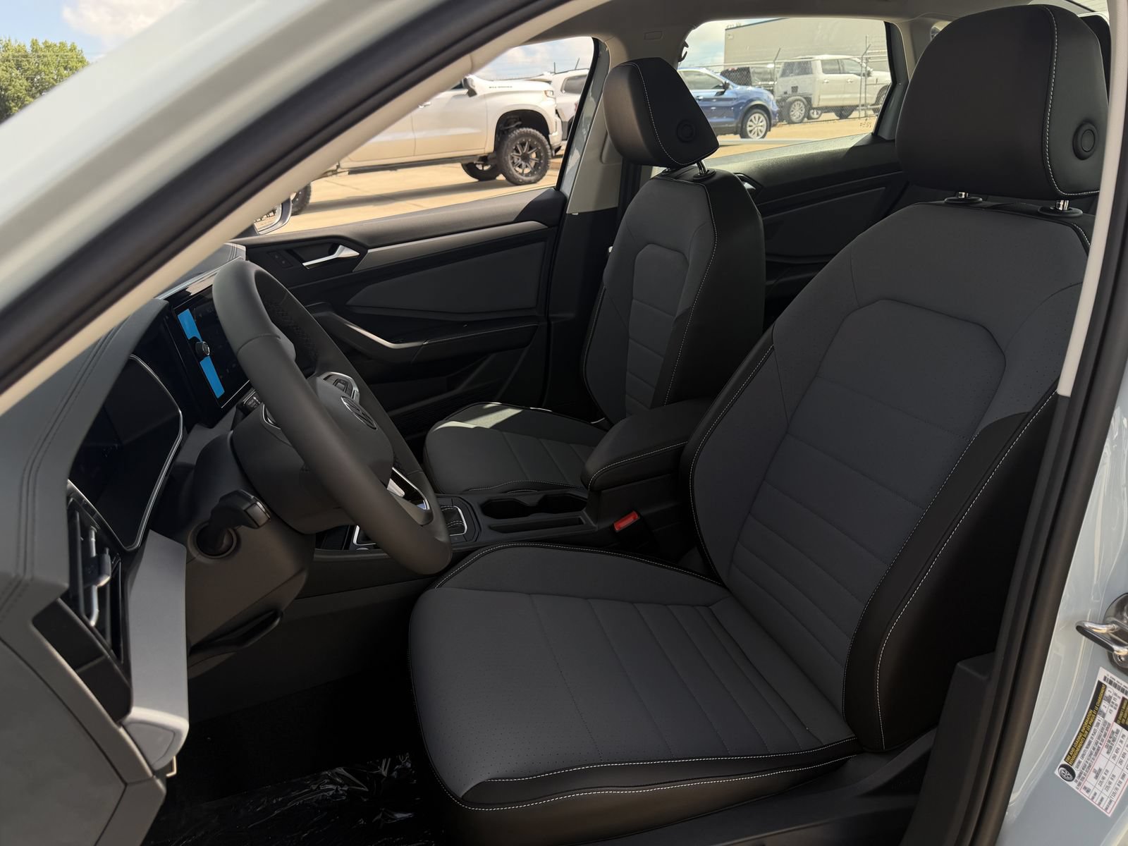 New 2026 Volkswagen Jetta SE FWD image 25