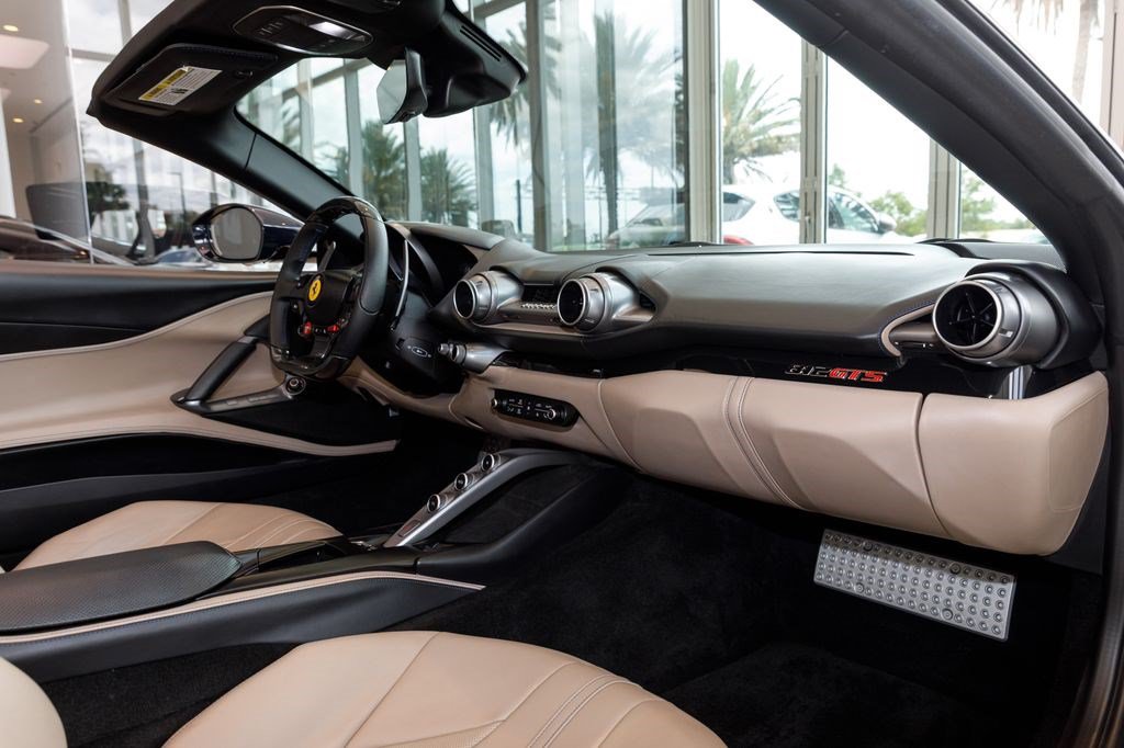 Used 2022 Ferrari 812 GTS RWD image 27